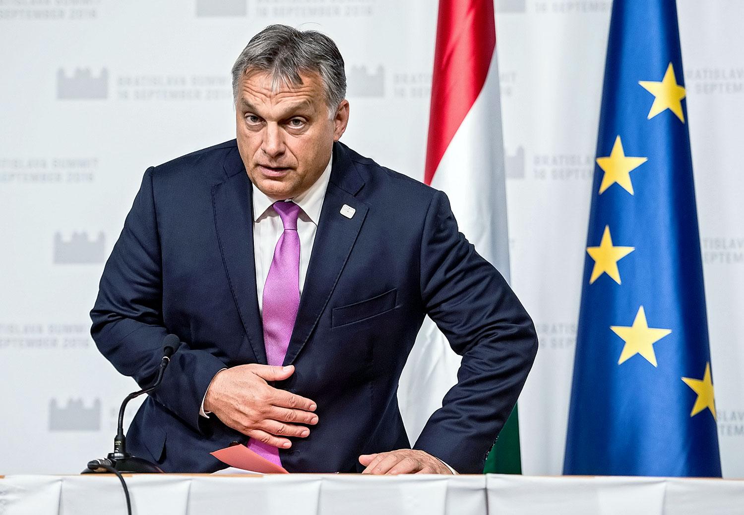 Orbán tervez, az ellenzék retteg