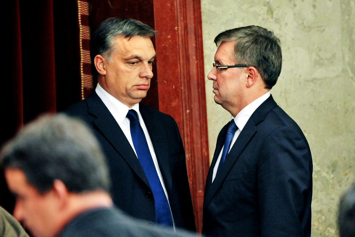 Orbán Viktor nem meneszti Matolcsyt