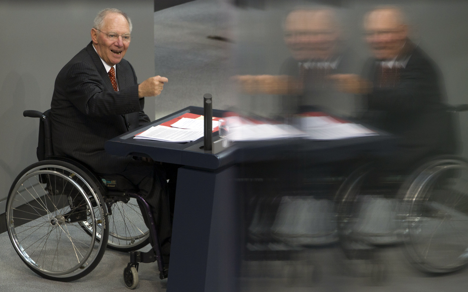 Wolfgang Schäuble pénzügyminiszter a 2012-es német költségvetés parlamenti vitáján érvel Berlinben