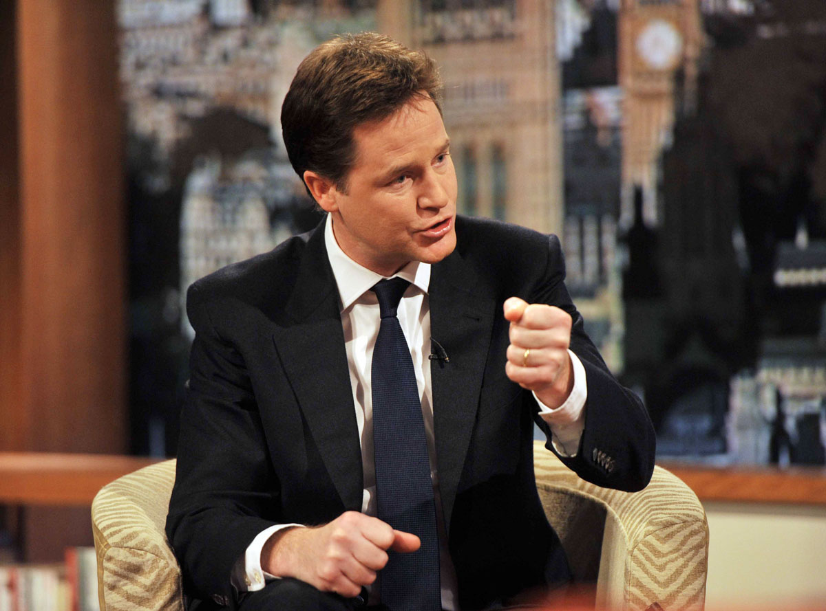 Nick Clegg miniszterelnök-helyettes nyilatkozik a BBC-nek