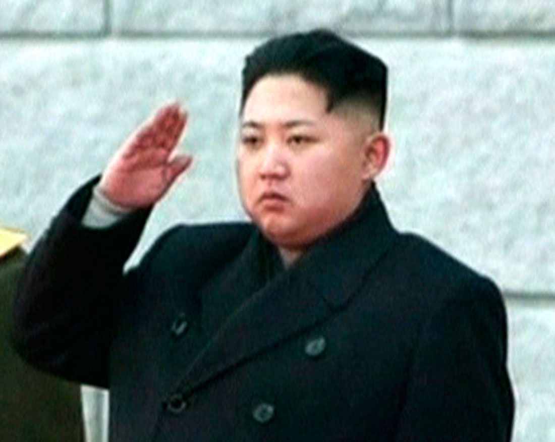 Végső búcsút vesz apjától a gyászszertartáson Észak-Korea új feje, Kim Dzsong Un