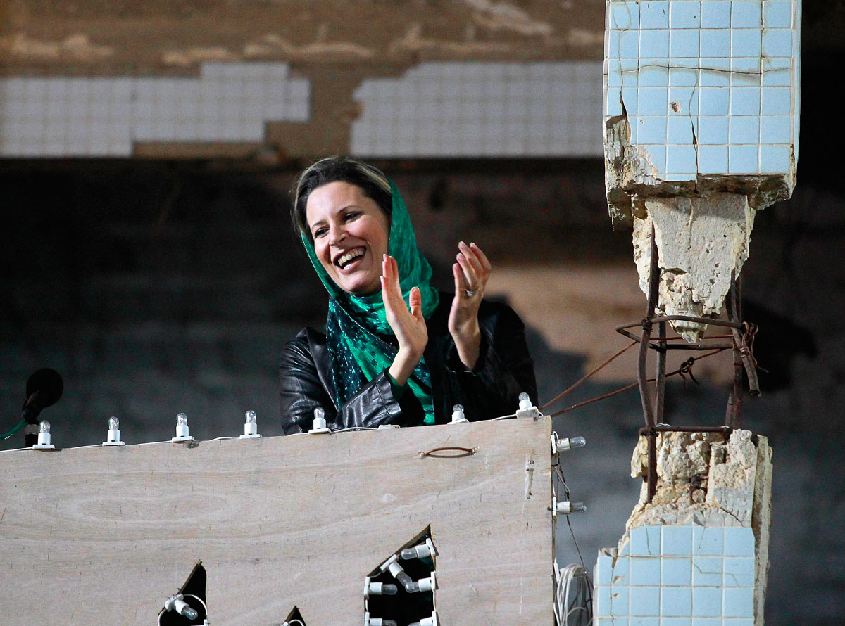 Aisha Kadhafi, az egykori diktátor lánya, itt még Tripoliban, 2011 áprilisában szólított fel harcra