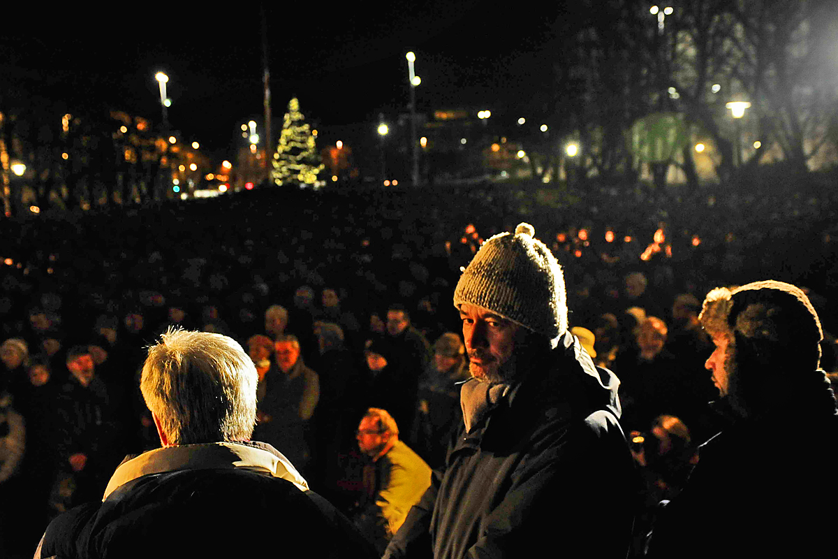 Nagy Navarro Balázs és Szávuly Aranka a 'Tiszta kezek'  demonstráción  a Kossuth téren