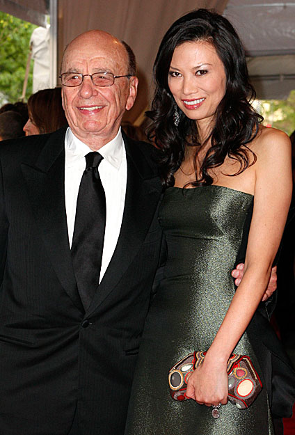 Rupert Murdoch ausztrál médiamágnás és felesége, Wendi Deng is tweetel