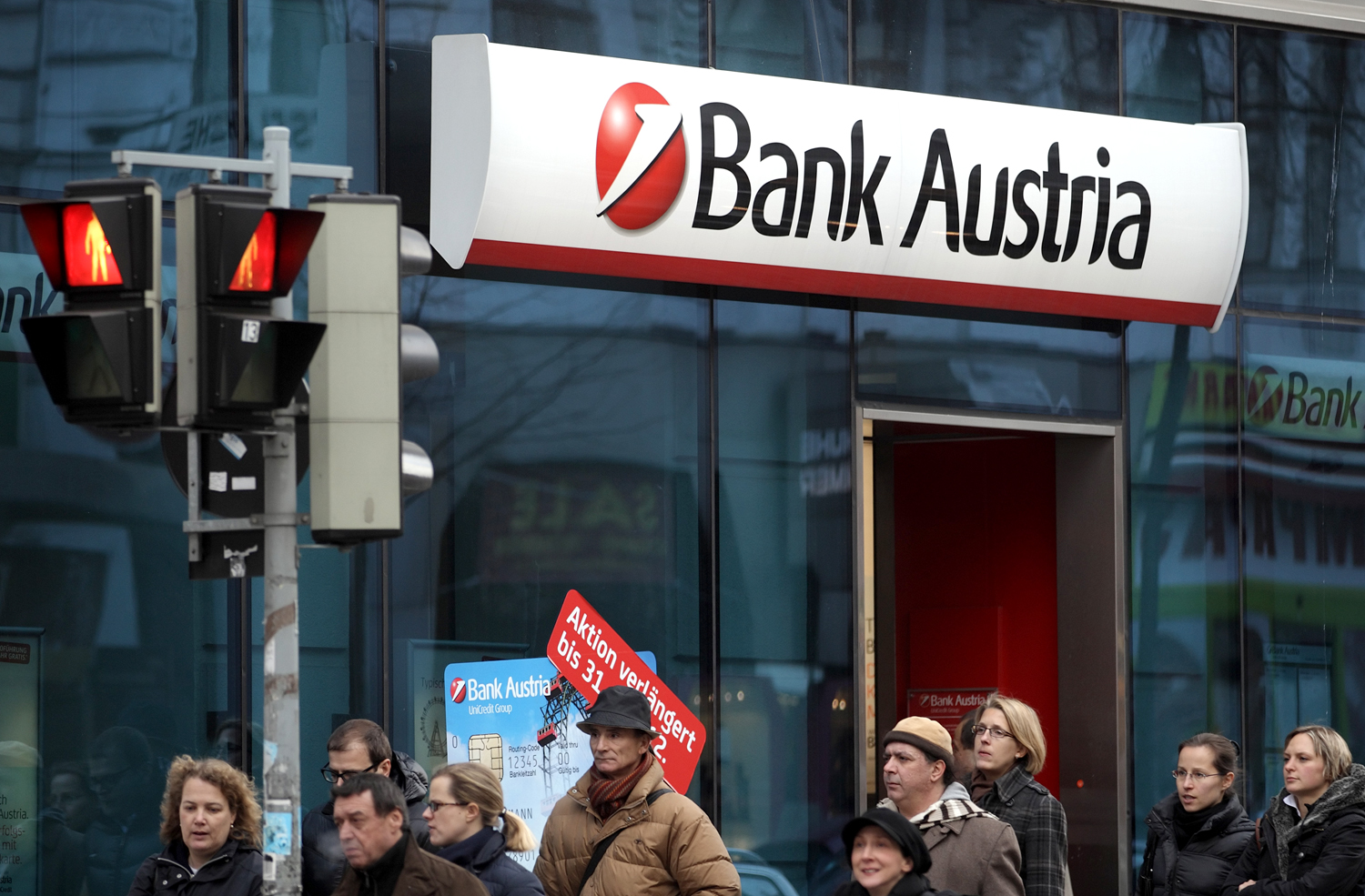 Két hetet kell várni, mielőtt osztrák bankszámlát nyithatunk