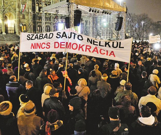 2011. január 27., Kossuth tér: tüntetés a sajtószabadságért 