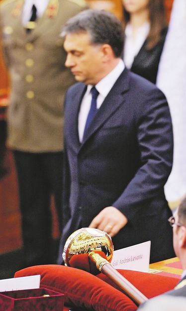 Orbán Viktor a Parlament felsőházi termében