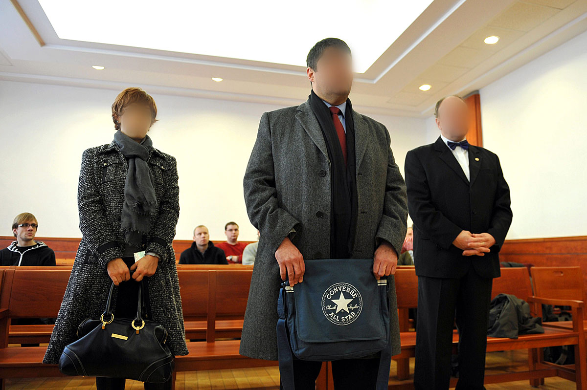 Hagyó Miklós volt főpolgármester-helyettes (k) és két társa áll az ellenük magánokirat-hamisítás miatt indított büntetőper tárgyalásán, a Pesti Központi Kerületi Bíróságon