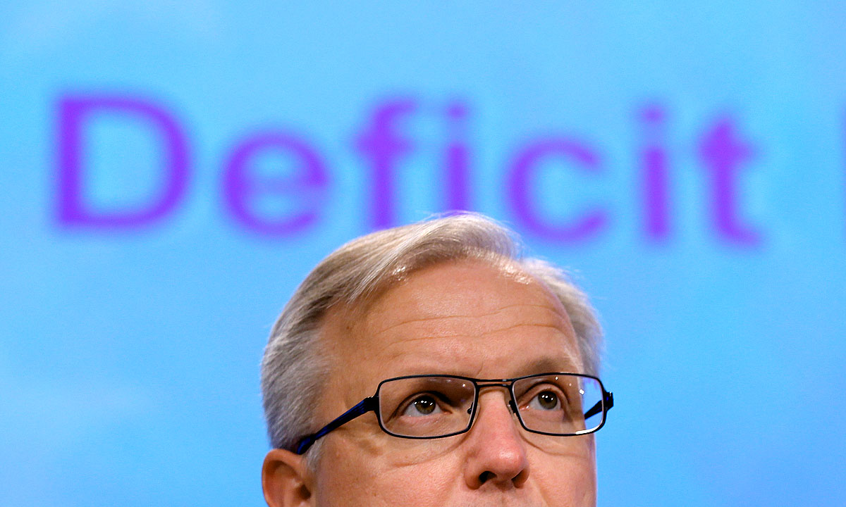 Olli Rehn, gazdasági és pénzügyekért felelős biztos és a teljes Európai Bizottság Magyarországra figyel