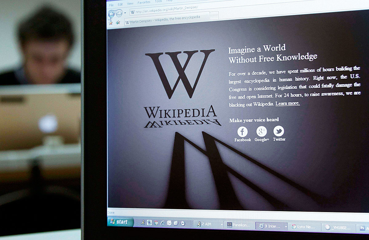 A Wikipedia tiltakozó oldala egy újságíró laptopján