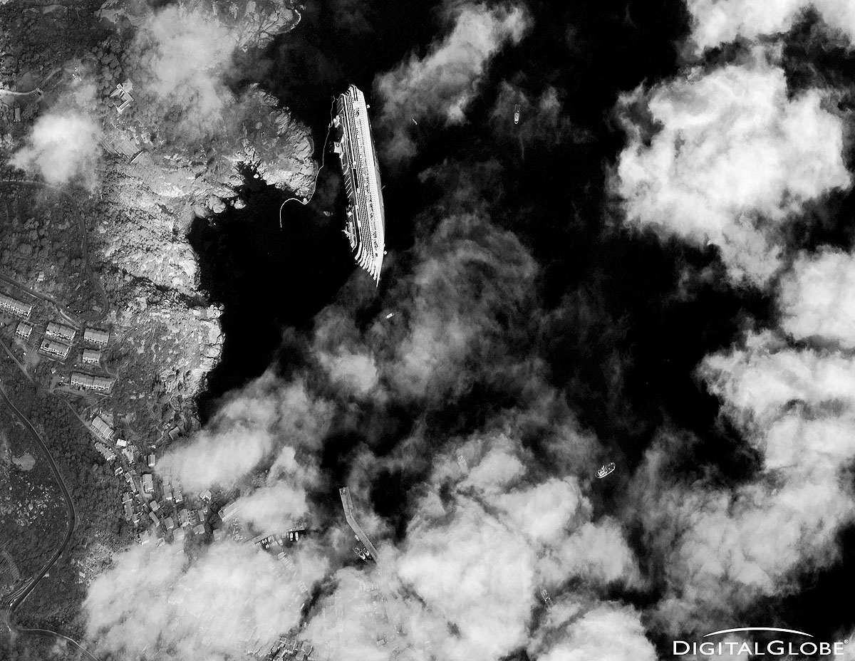 Műhold felvétel a Costa Concordiaról