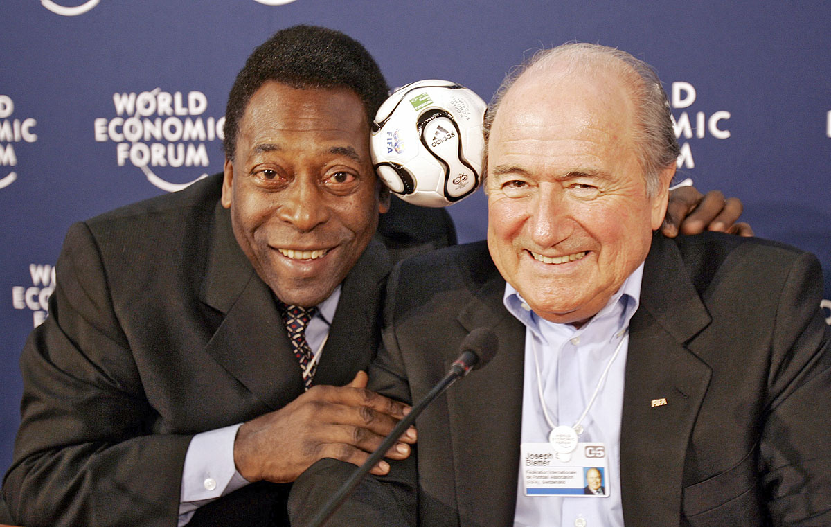 A Fekete Gyöngyszem és a FIFA elnöke. Szoros a kapcsolat