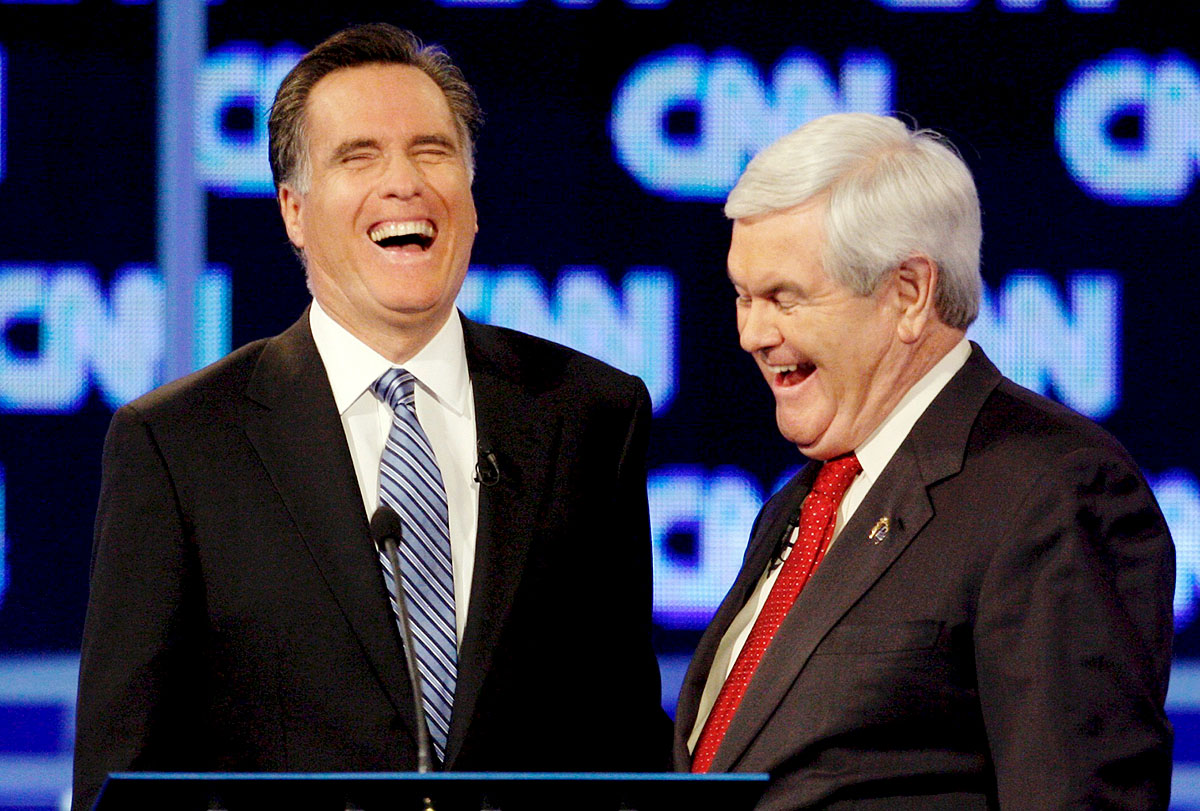 Mitt Romney (balra) és Newt Gingrich egy tévés vitában. Hétvégén már csak egyikük nevet