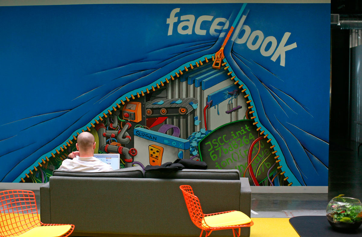Az eredetileg tervezett 10 milliárd dollár helyett csupán 5 milliárdért bocsát ki részvényeket a Facebook