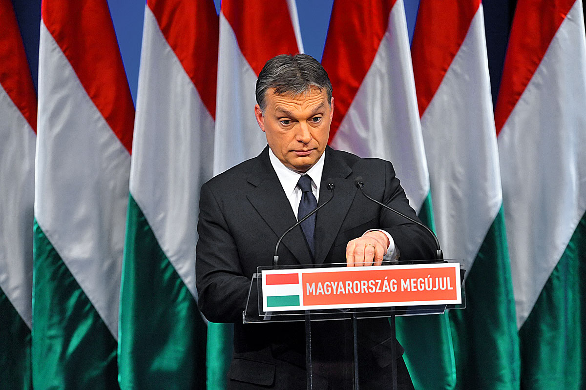 A színpadon Orbán Viktor