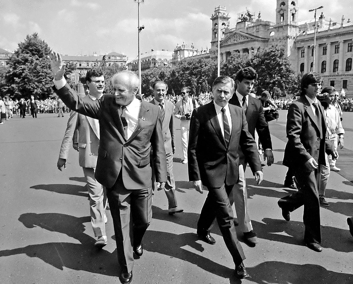 1990. augusztus 3. Göncz Árpád köztársasági elnök, mellette Antall József
