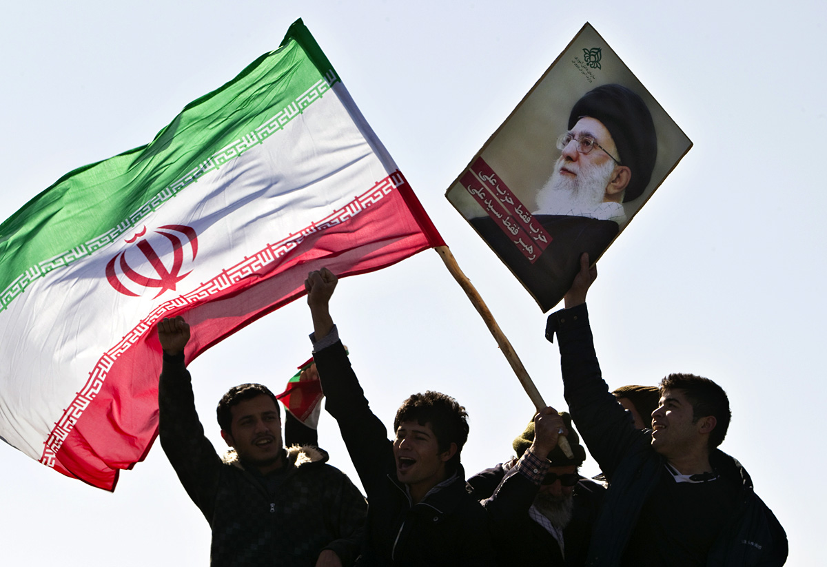 Irán valami nagyra készül