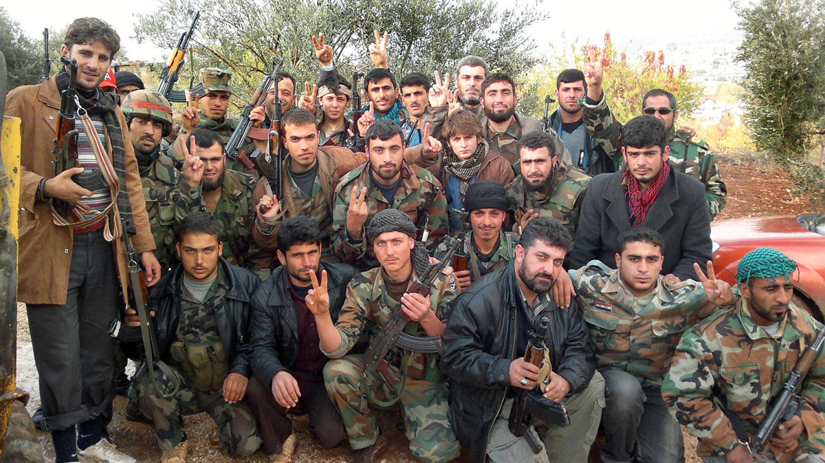 A rezsimhű szíriai haderőből dezertált katonák, akik beálltak a felkelők által alakított Szabad Szír Hadseregbe. Megkapták az al-Kaida támogatását is