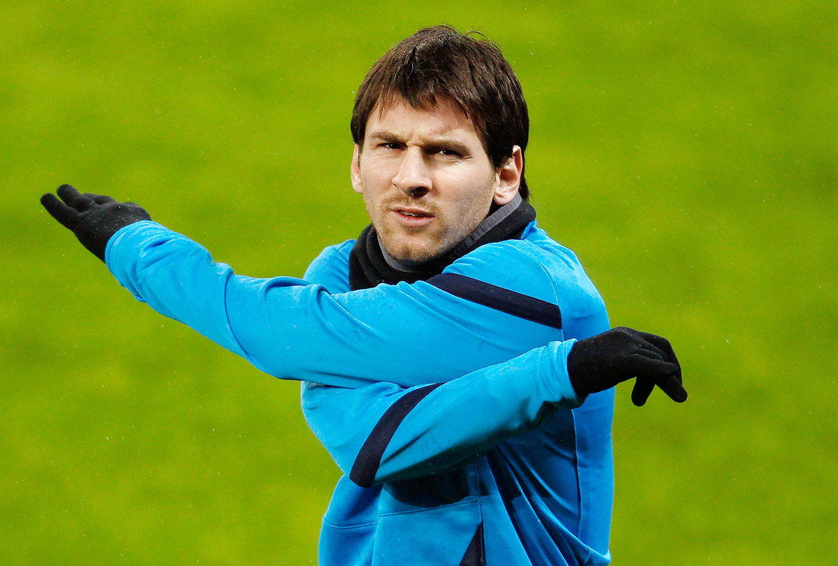 Leverkusen, mínusz egy fok: Messi melegít