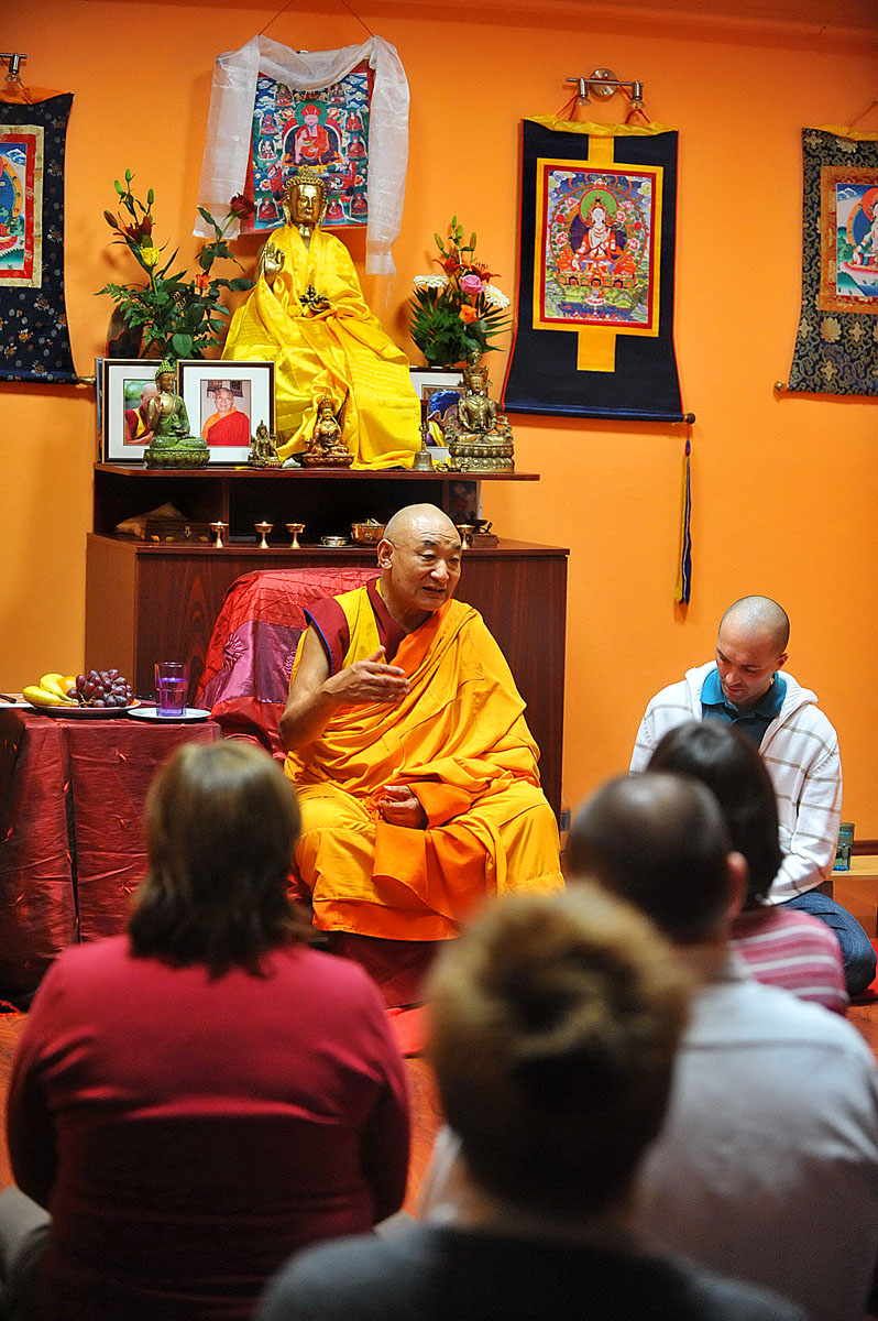 Buddhista közösségek: van, aki bekerült, van, aki nem