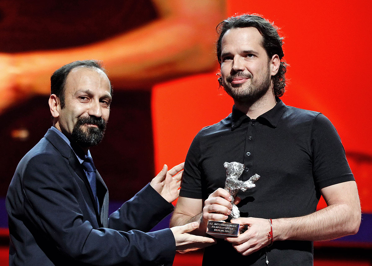 Asghar Farhadi iráni rendező adta át az Ezüst Medvét a magyar győztesnek