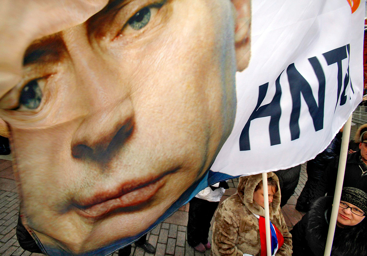 A látszat ezúttal csalóka. A moszkvai felvételen Putyin hívei ünnepelnek