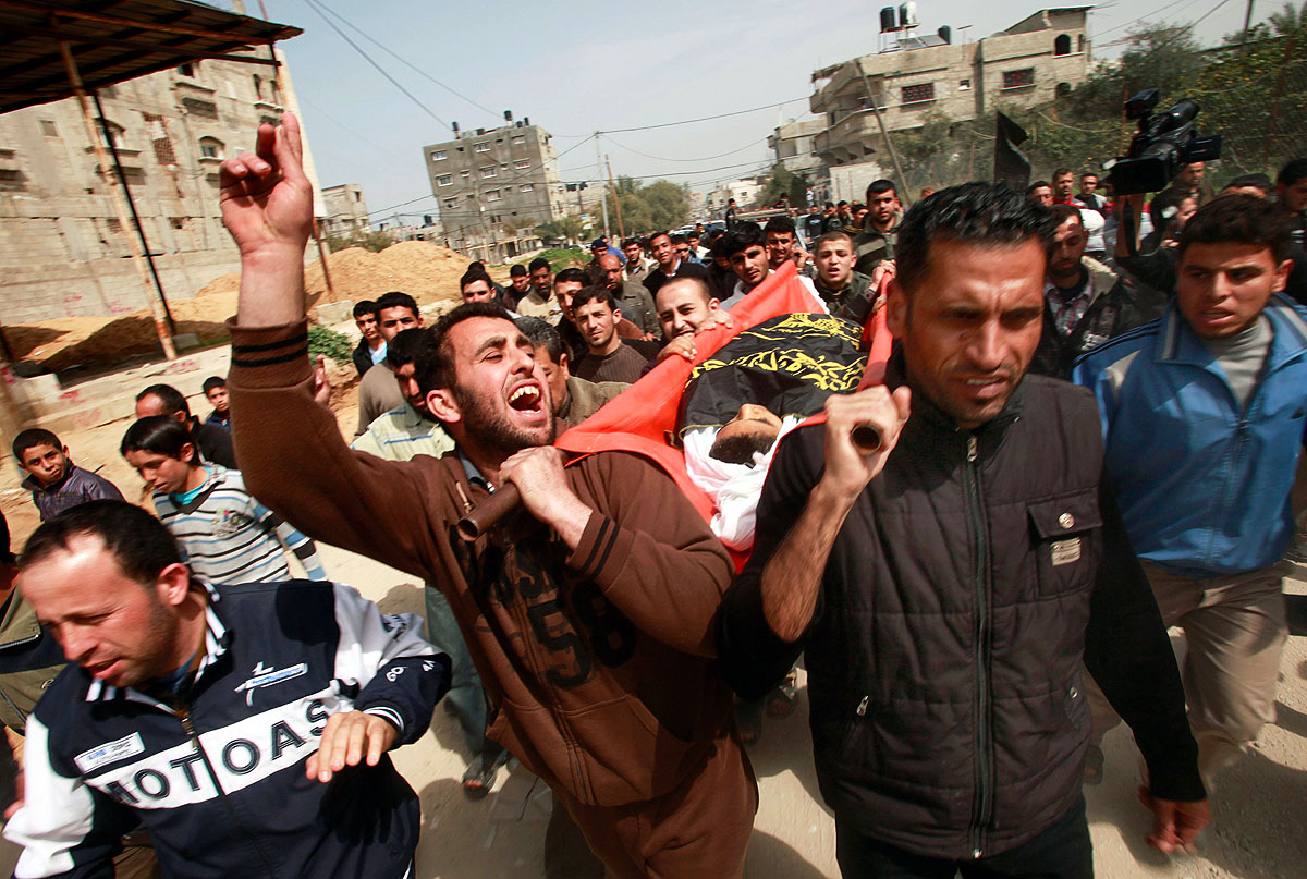 Palesztin temetés hétfőn, a Gázai övezetben  