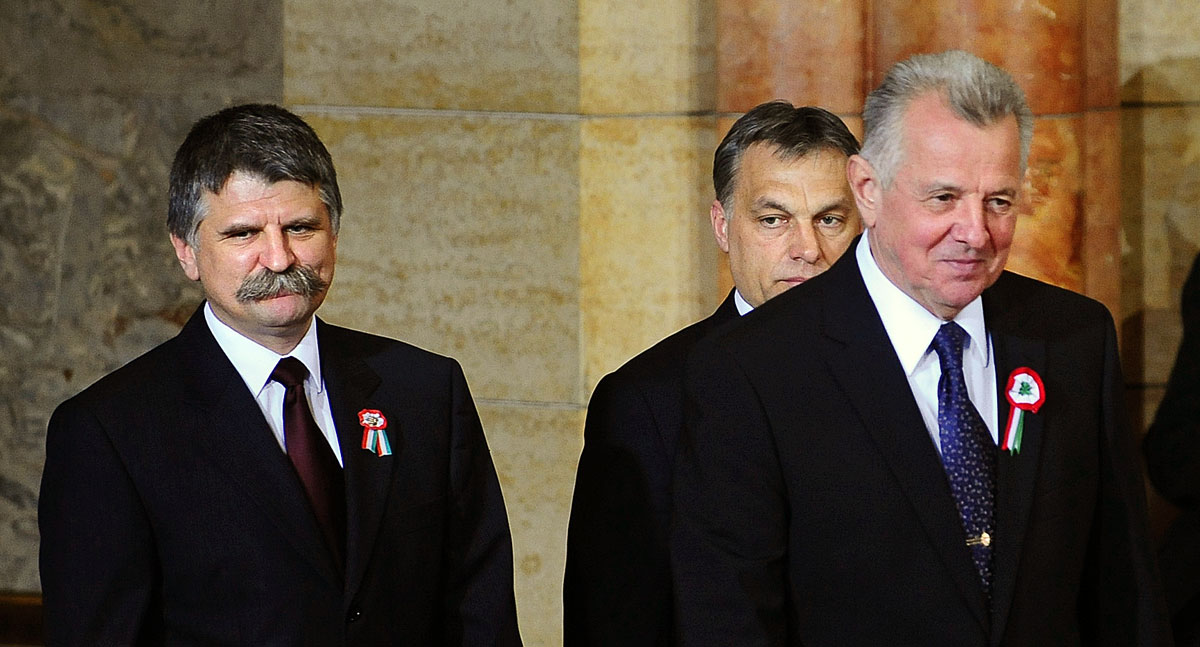 Kövér László, Orbán Viktor és Schmitt Pál a március 15-i ünnepségen. Nincs kizárva, hogy ez volt az utolsó közös fellépésük
