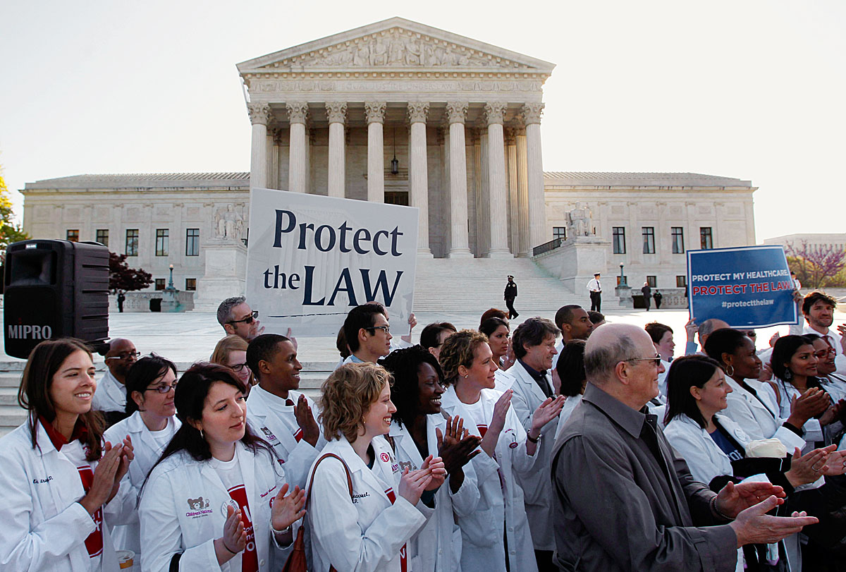 Reformpárti orvostüntetők a legfelsőbb bíróság előtt