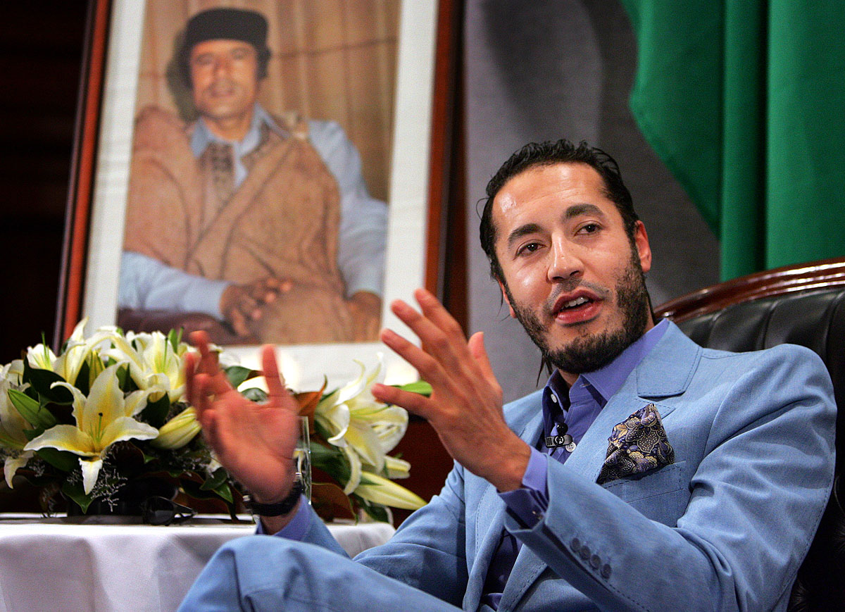 Szaadi Kadhafi egy sajtótájékoztatón. Soha nem fogják kiadni?