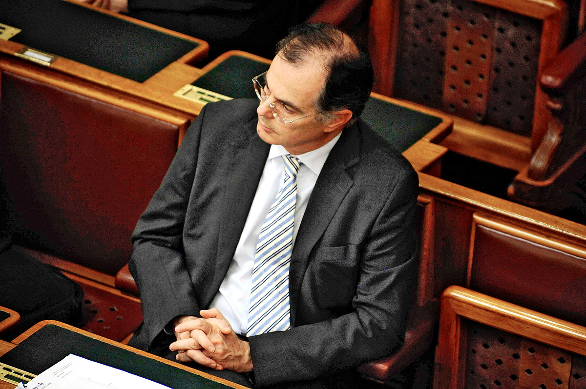Simor András MNB-elnök a parlamentben – Döntésre várva