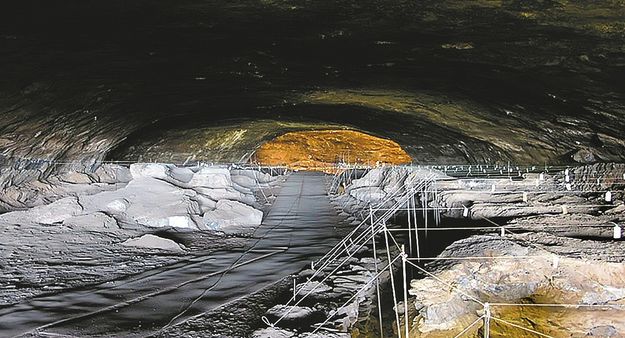 A dél-afrikai Wonderwerk-barlangban rendszeresen égett a tűz