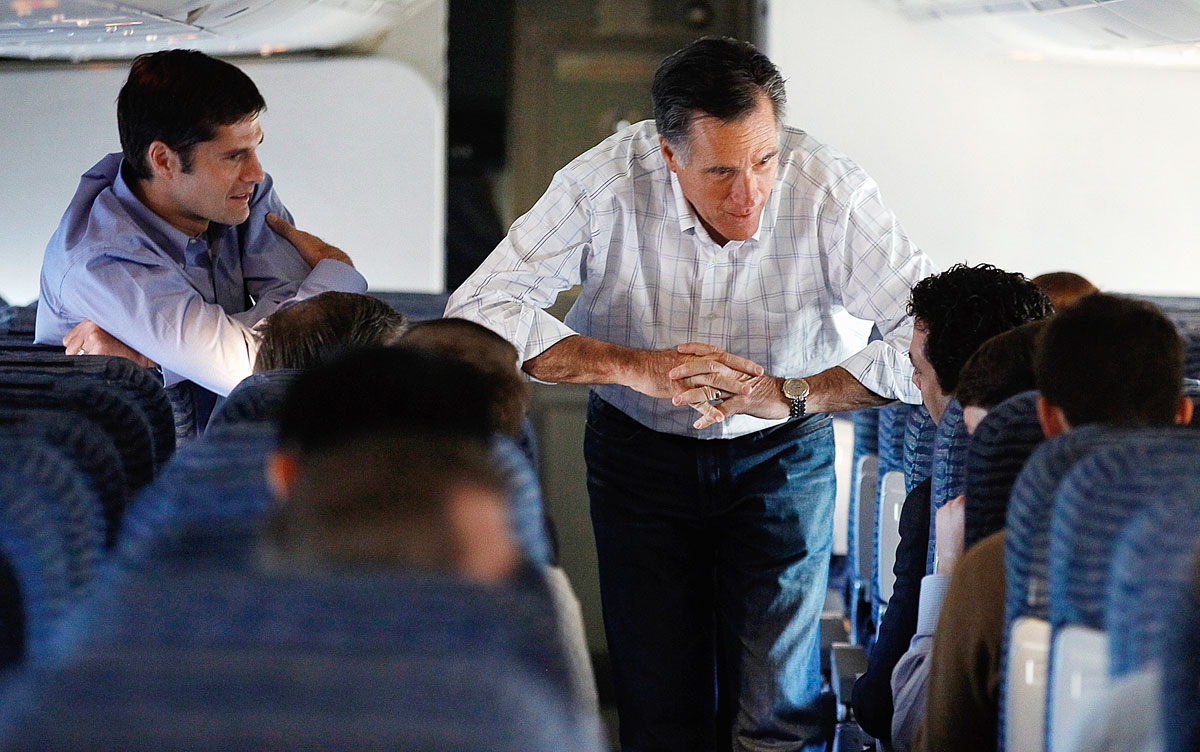 Orbánék is kapnak hasonló segítséget Amerikából: a republikánus elnökjelölt, Mitt Romney hallgatja tanácsadóit
