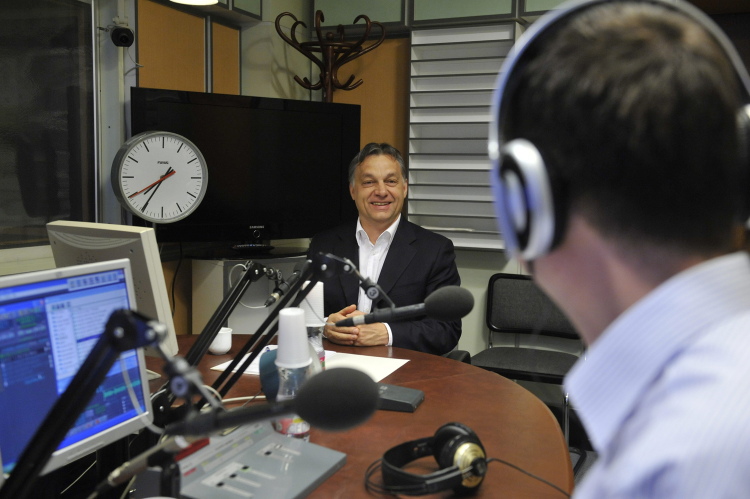 Orbán Viktor brüsszeli élményeiről mesél a közszolgálati rádióban