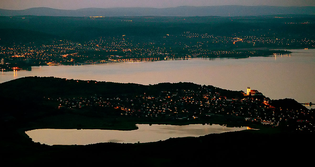 Okostelefonon böngészhető a Balaton