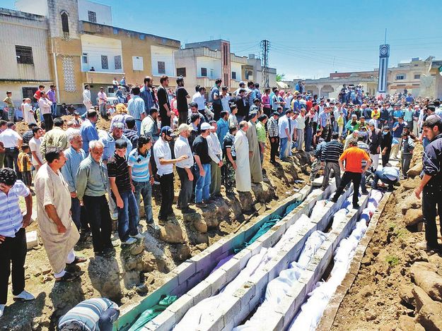 A hulai áldozatok temetése