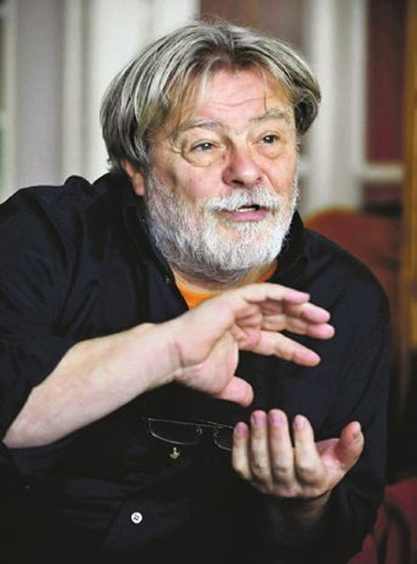Parti Nagy Lajos Költő, író. Budapesten él. Legutóbbi kötete:Az étkezés ártalmasságáról, Magvető, 2011.