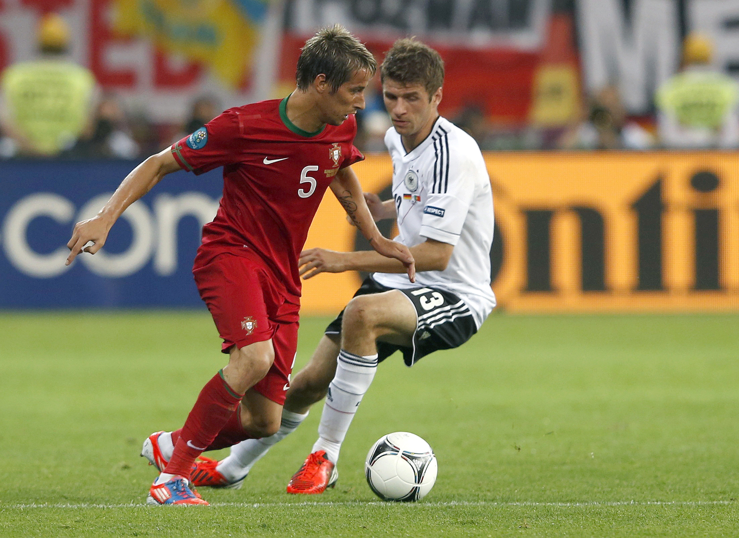 Fabio Coentrao és Thomas Müller párharca