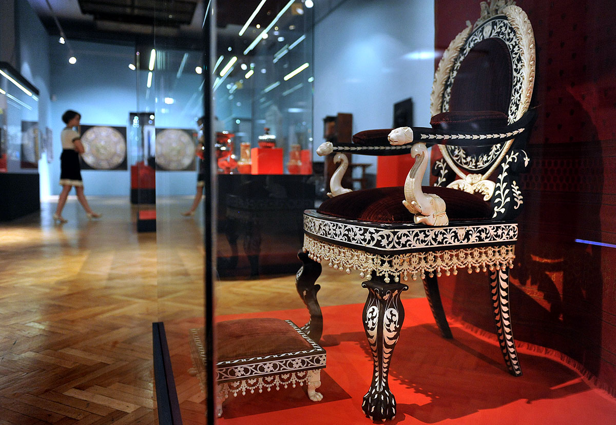 A tárgyakat küldő Victoria & Albert Museum a világ legrégibb iparművészeti gyűjteménye