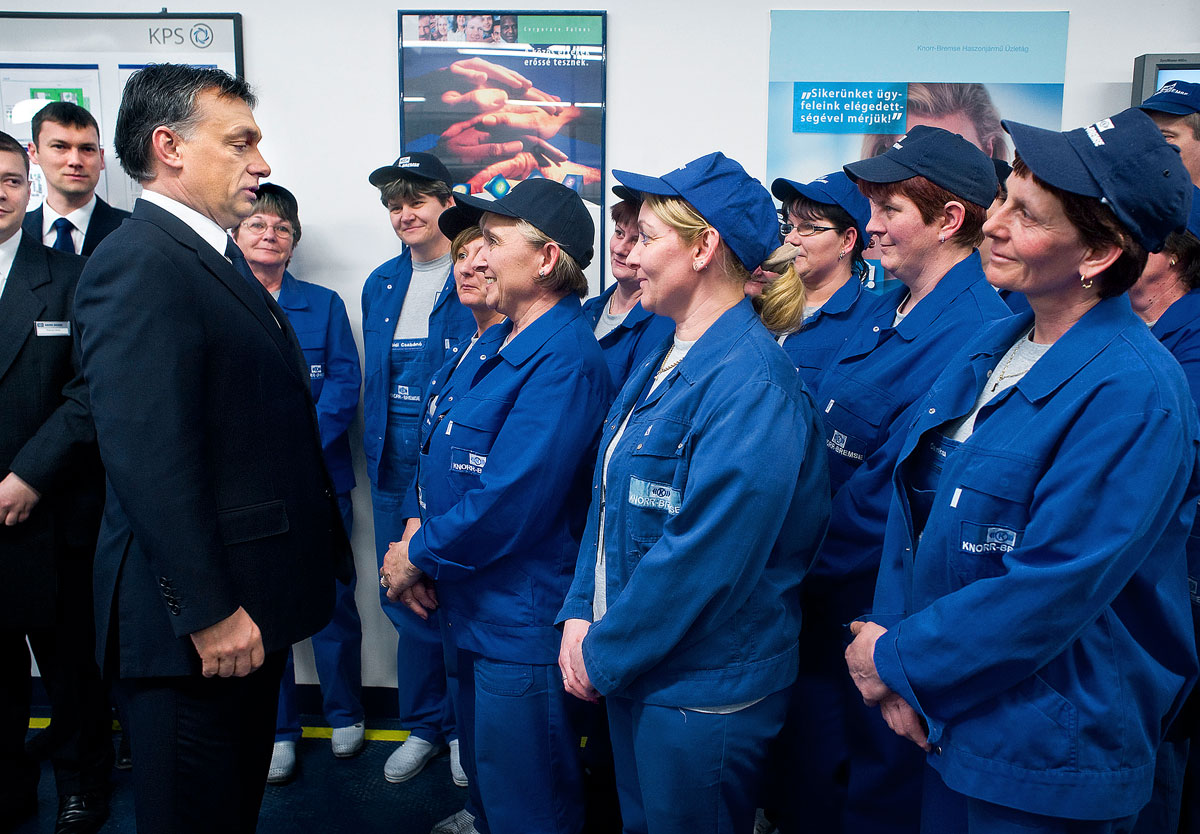 Kormányfői vizit egy hazai sikercégnél – Orbán Viktor 2012. március 6-án az új Knorr-Bremse gyár projektindító rendezvényén