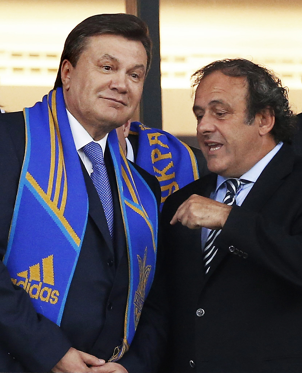 Viktor Janukovics és Michel Platini közösen az eb-n