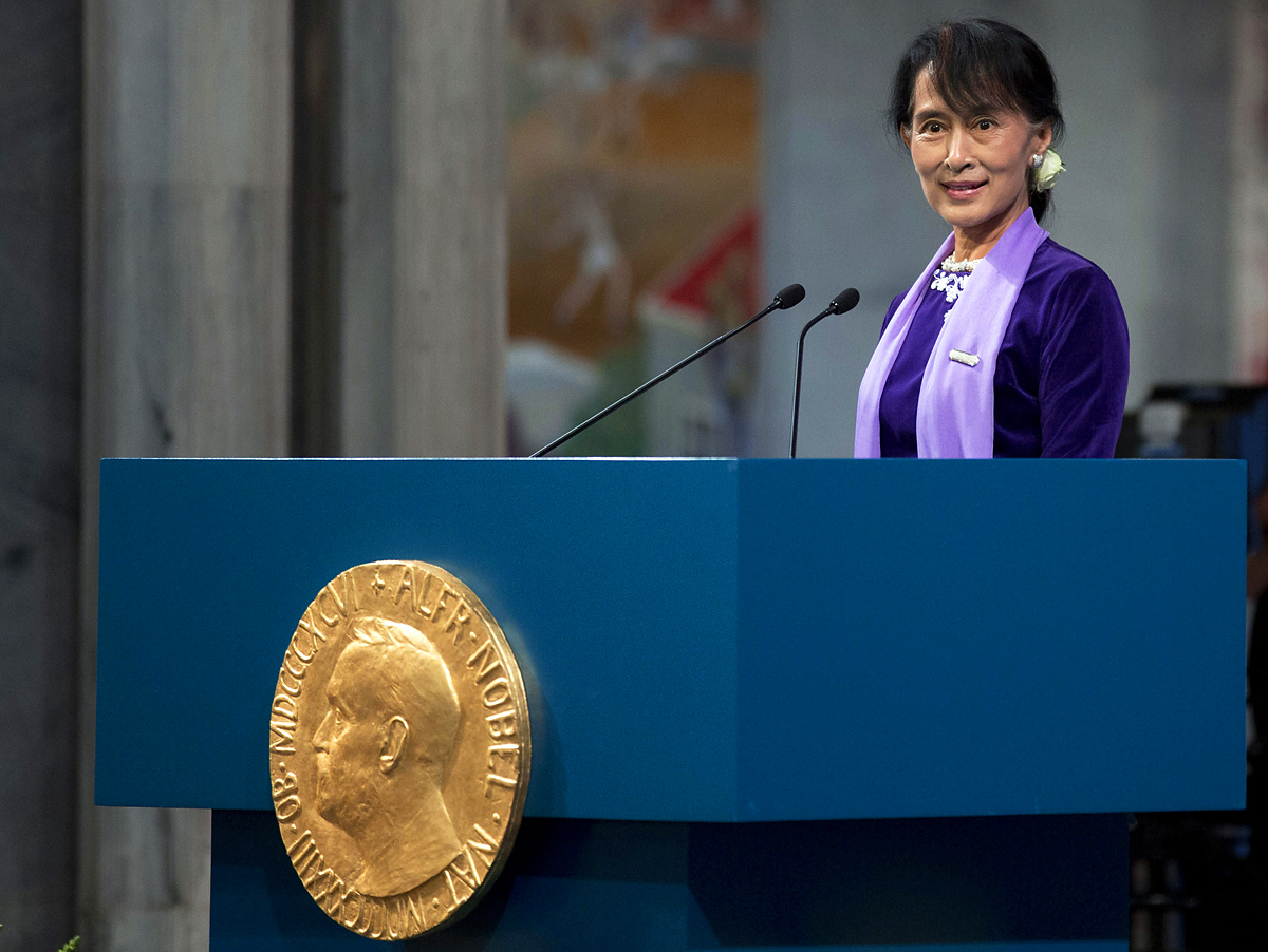 Aung Szan Szú Kji az oslói ünnepségen tartott beszéd közben. Kimondja, amért felelősséget tud vállalni