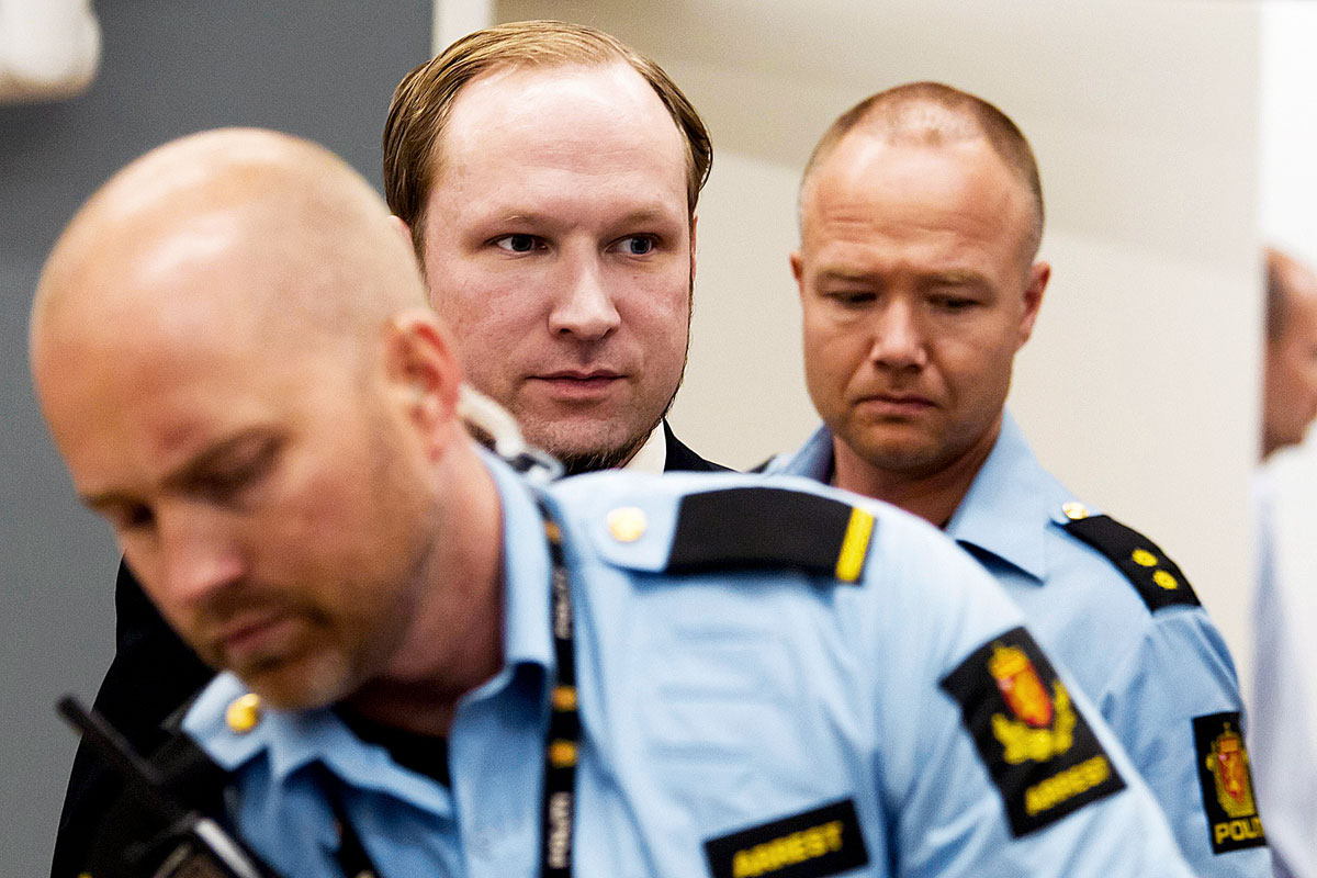 Breivik a tárgyalás utolsó napján. Épelméjűnek tartja magát, és felmentését kérte