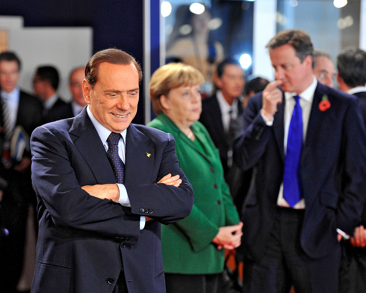Berlusconi – háttal Európának