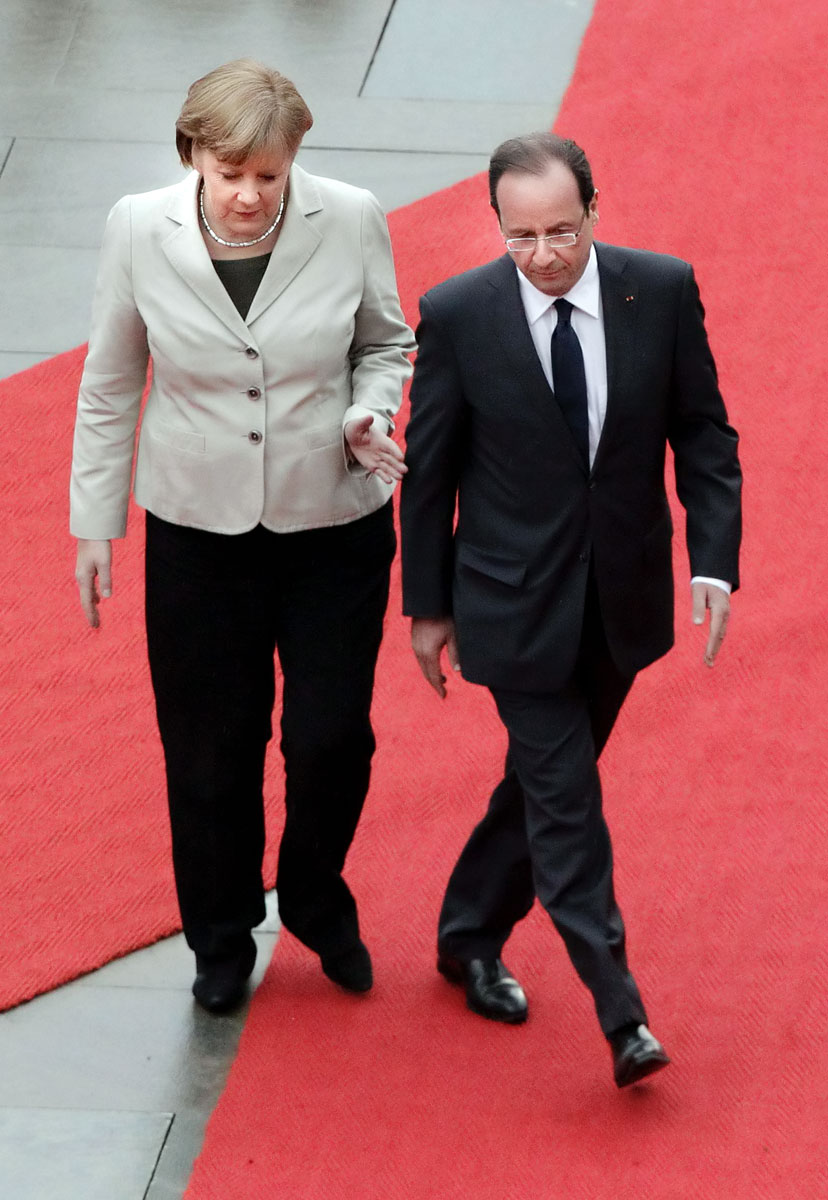 Angela Merkel és Francois Hollande első berlini találkozójukon