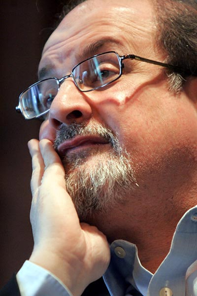 Salman Rushdie-nak egyszerre öt könyve jelent meg