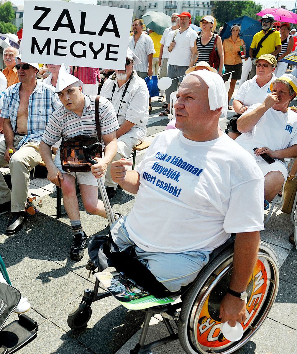 Demonstráció a fogyatékkal élők jogaiért