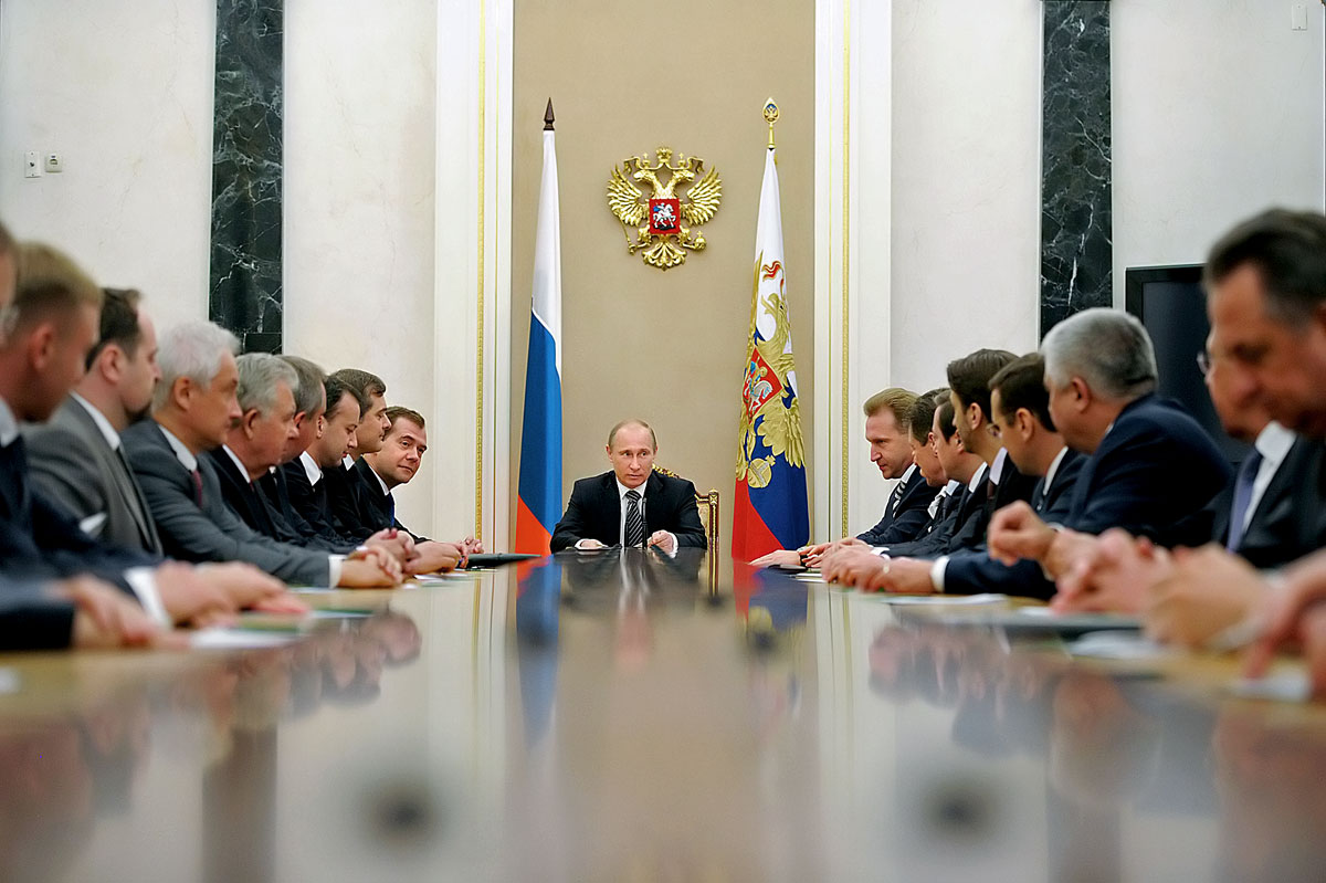 Putyin és csapata a Kremlben
