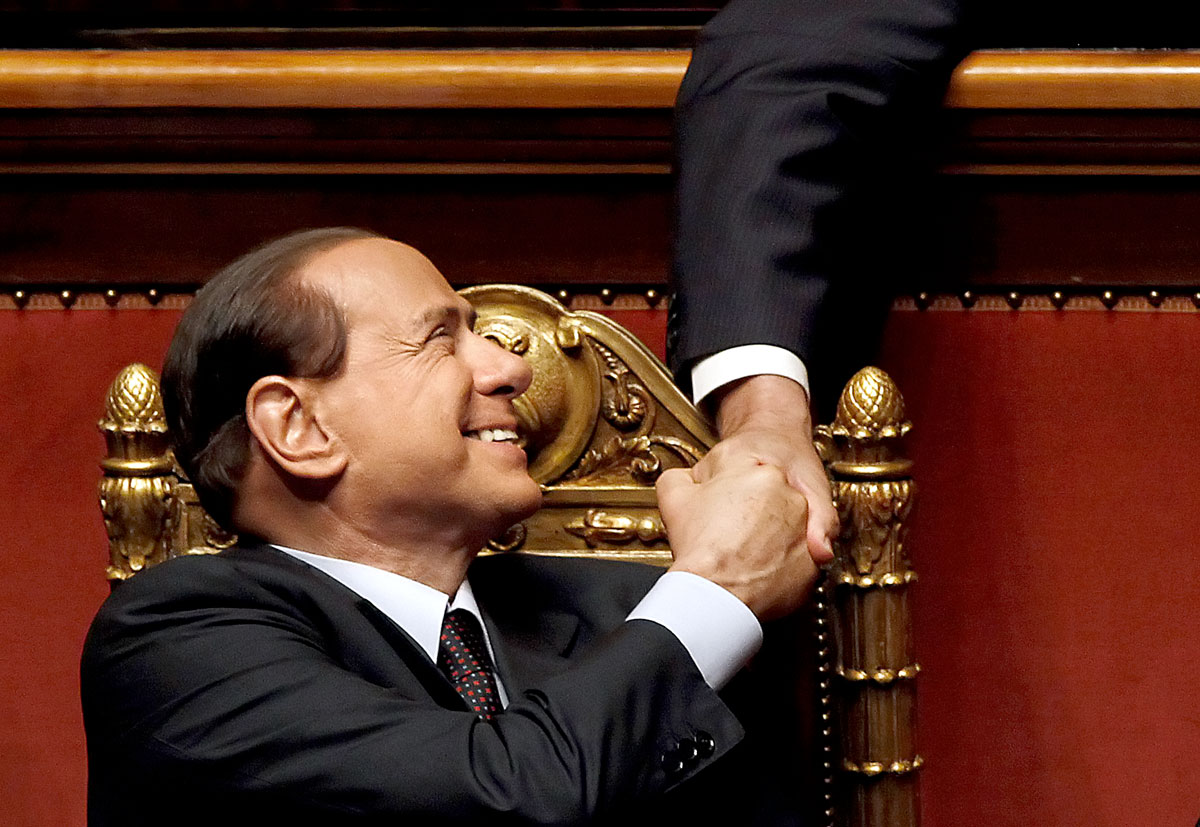 Silvio Berlusconi. Jótékony távozás