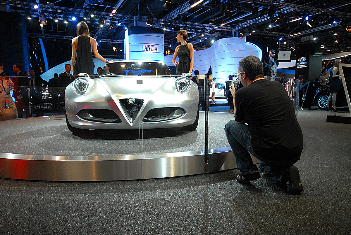 Az Alfa Romeo 4 C tanulmánymodell karosszériája alá Mazda technika kerül